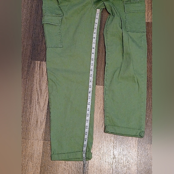 𝑪𝒆𝒍𝒆𝒃𝒓𝒊𝒕𝒚 𝑷𝒊𝒏𝒌 𝑮𝒓𝒆𝒆𝒏 𝑷𝒂𝒏𝒕𝒔 𝑹𝒐𝒎𝒑𝒆𝒓/𝟴 𝗣𝗰𝗸𝘁𝘀 - Picture 11 of 13